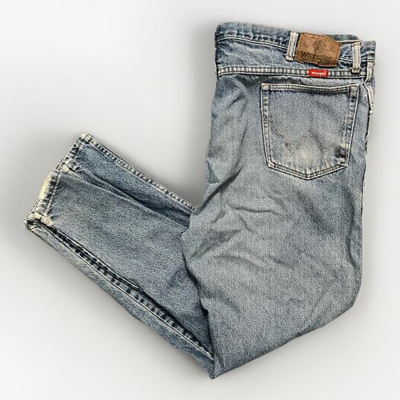 Wrangler Men’s Blue Denim Jeans Relaxed Fit Size 42x30 Classic Western - Picture 1 of 5